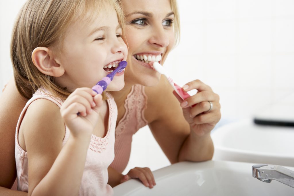 child tooth brushing